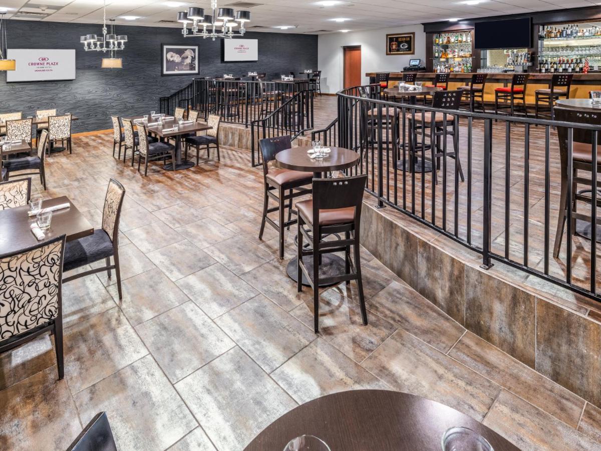 מלון Crowne Plaza Milwaukee South By Ihg מראה חיצוני תמונה