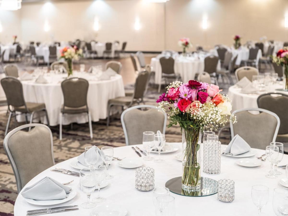 מלון Crowne Plaza Milwaukee South By Ihg מראה חיצוני תמונה