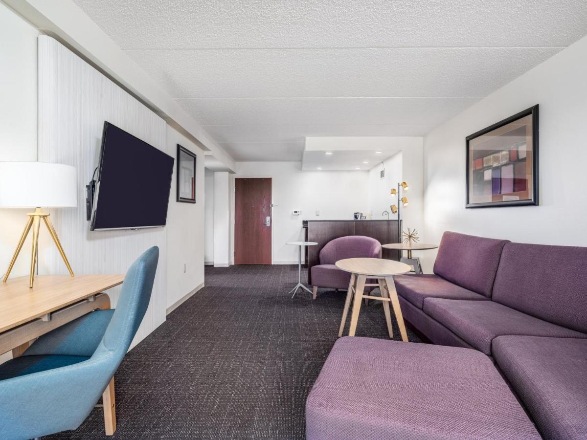 מלון Crowne Plaza Milwaukee South By Ihg מראה חיצוני תמונה