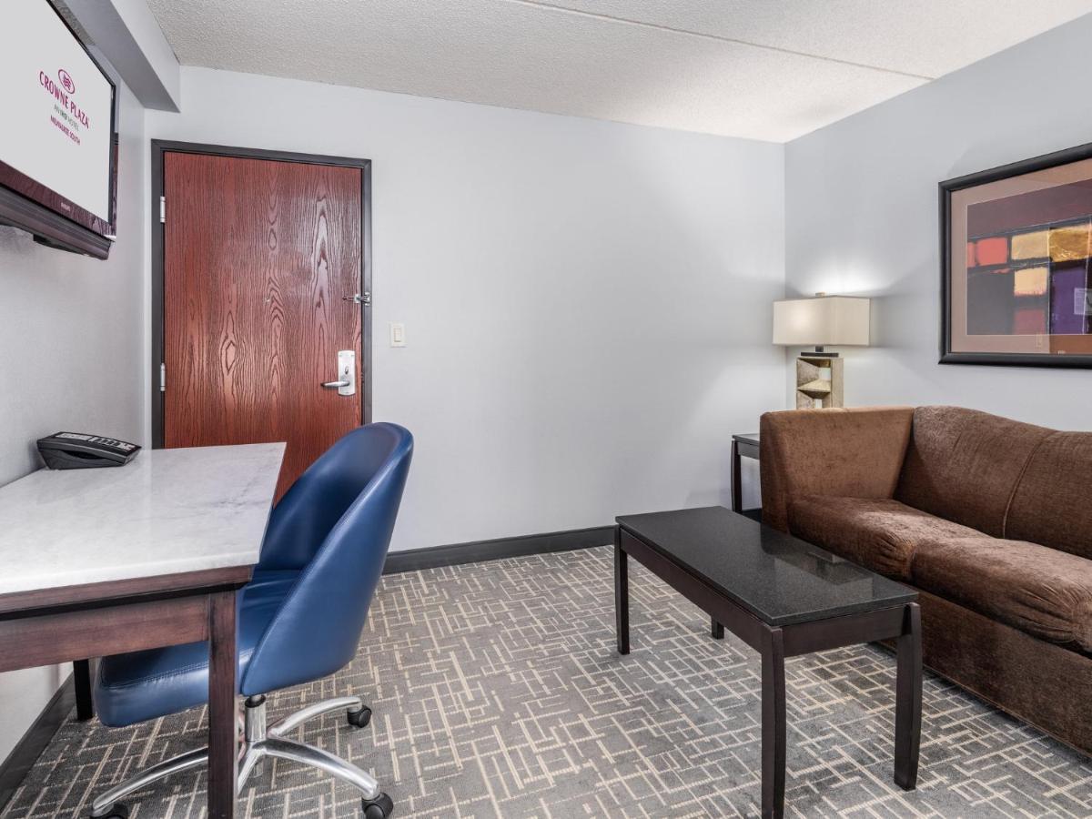 מלון Crowne Plaza Milwaukee South By Ihg מראה חיצוני תמונה